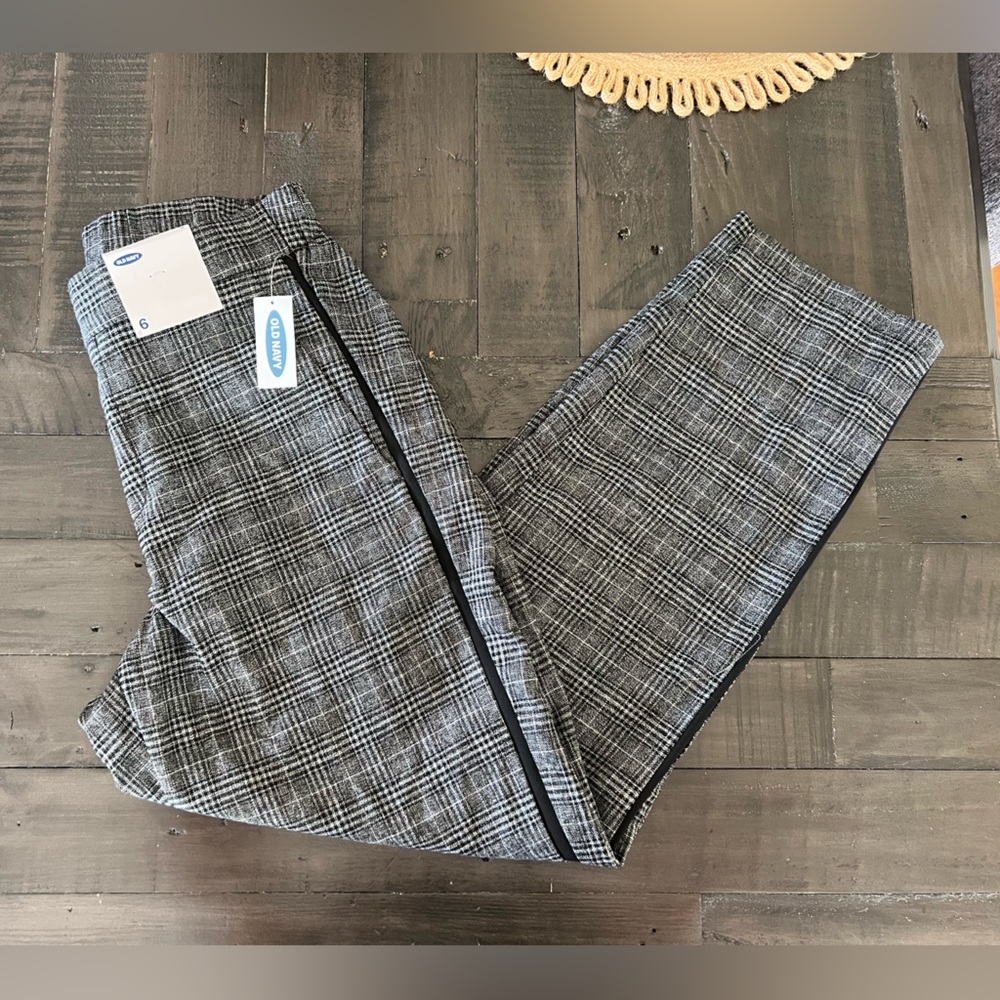 NEW Old Navy Plaid Pull-On Ankle Pants, Black Side Stripe, Size 6
